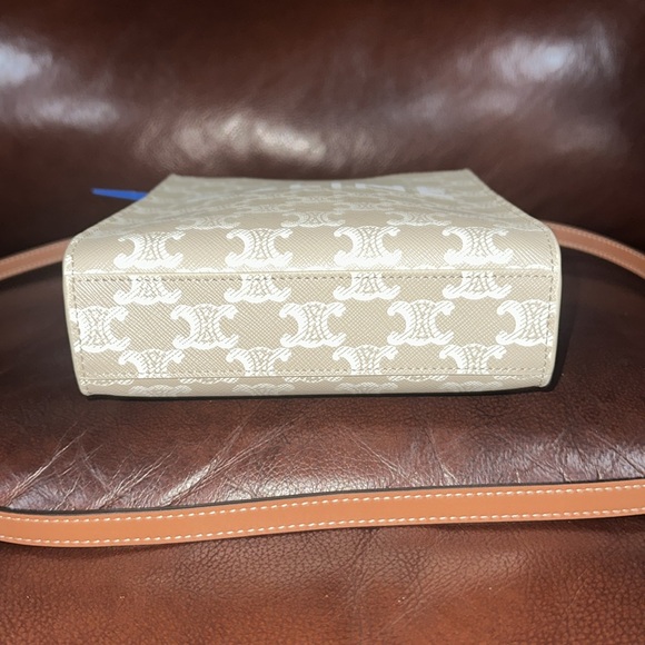 🔥🔥🔥Authentic Celine Mini vertical cabas in Triomphe canvas and calfskin Bag - Picture 6 of 10